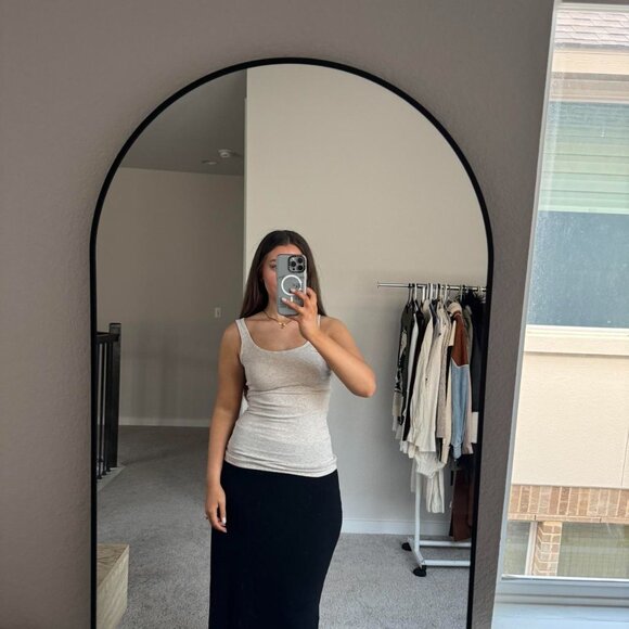 Beige/Light Gray fitted basic tank top☁️🦪 - Picture 6 of 6